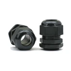 Черни найлонови кабелни щуцери